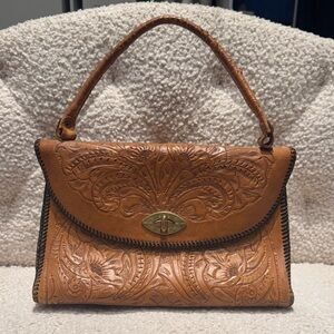 Elegant Tan Leather Handbag